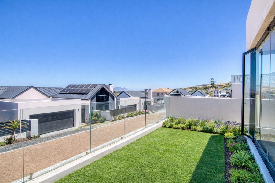 3 Bedroom Property for Sale in Mzuri Estate Western Cape